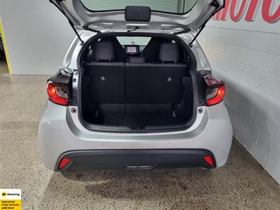 2021 Toyota Yaris - Thumbnail