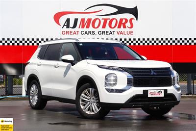 2022 Mitsubishi Outlander - Thumbnail