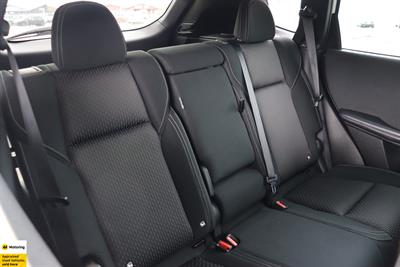 2022 Mitsubishi Outlander - Thumbnail