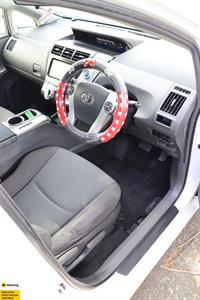 2012 Toyota Prius - Thumbnail