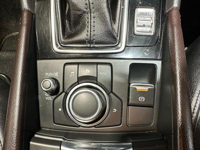 2017 Mazda MAZDA3 - Thumbnail