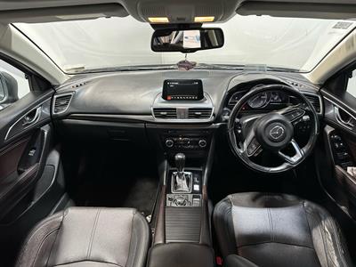 2017 Mazda MAZDA3 - Thumbnail