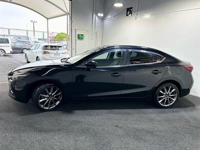 2017 Mazda MAZDA3 - Thumbnail