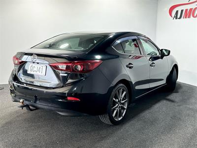 2017 Mazda MAZDA3 - Thumbnail