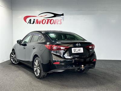 2017 Mazda MAZDA3 - Thumbnail