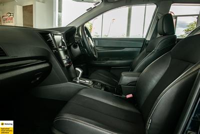 2013 Subaru Legacy - Thumbnail