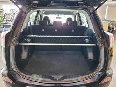 2017 Toyota RAV4 - Thumbnail