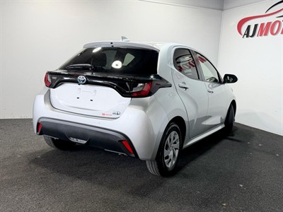 2021 Toyota Yaris - Thumbnail