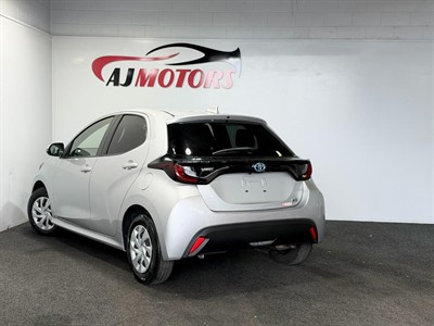 2021 Toyota Yaris - Thumbnail