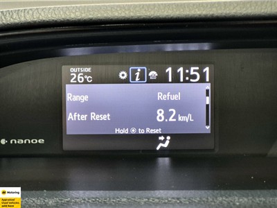 2014 Toyota Esquire - Thumbnail