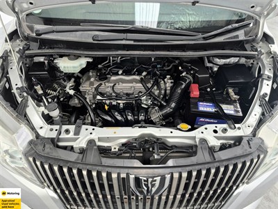 2014 Toyota Esquire - Thumbnail