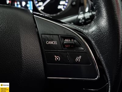 2020 Mitsubishi Outlander - Thumbnail