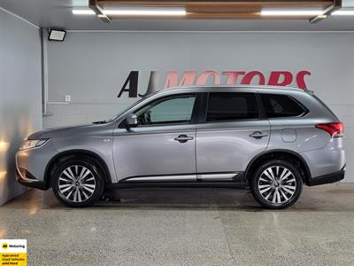 2020 Mitsubishi Outlander - Thumbnail