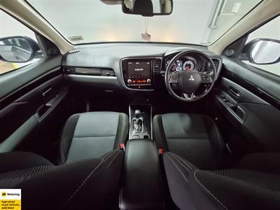 2020 Mitsubishi Outlander - Thumbnail