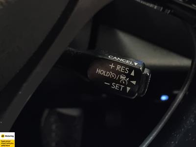 2017 Toyota C-HR - Thumbnail