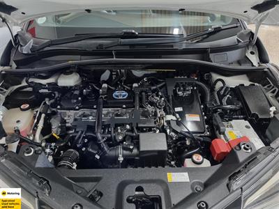 2017 Toyota C-HR - Thumbnail