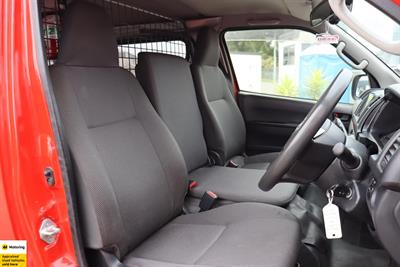 2018 Toyota Hiace - Thumbnail