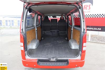 2018 Toyota Hiace - Thumbnail