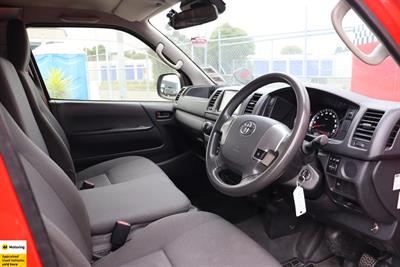 2018 Toyota Hiace - Thumbnail