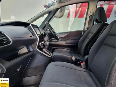 2016 Nissan Serena - Thumbnail