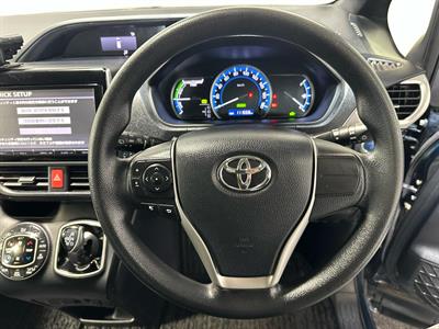 2014 Toyota Voxy - Thumbnail