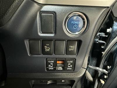 2014 Toyota Voxy - Thumbnail