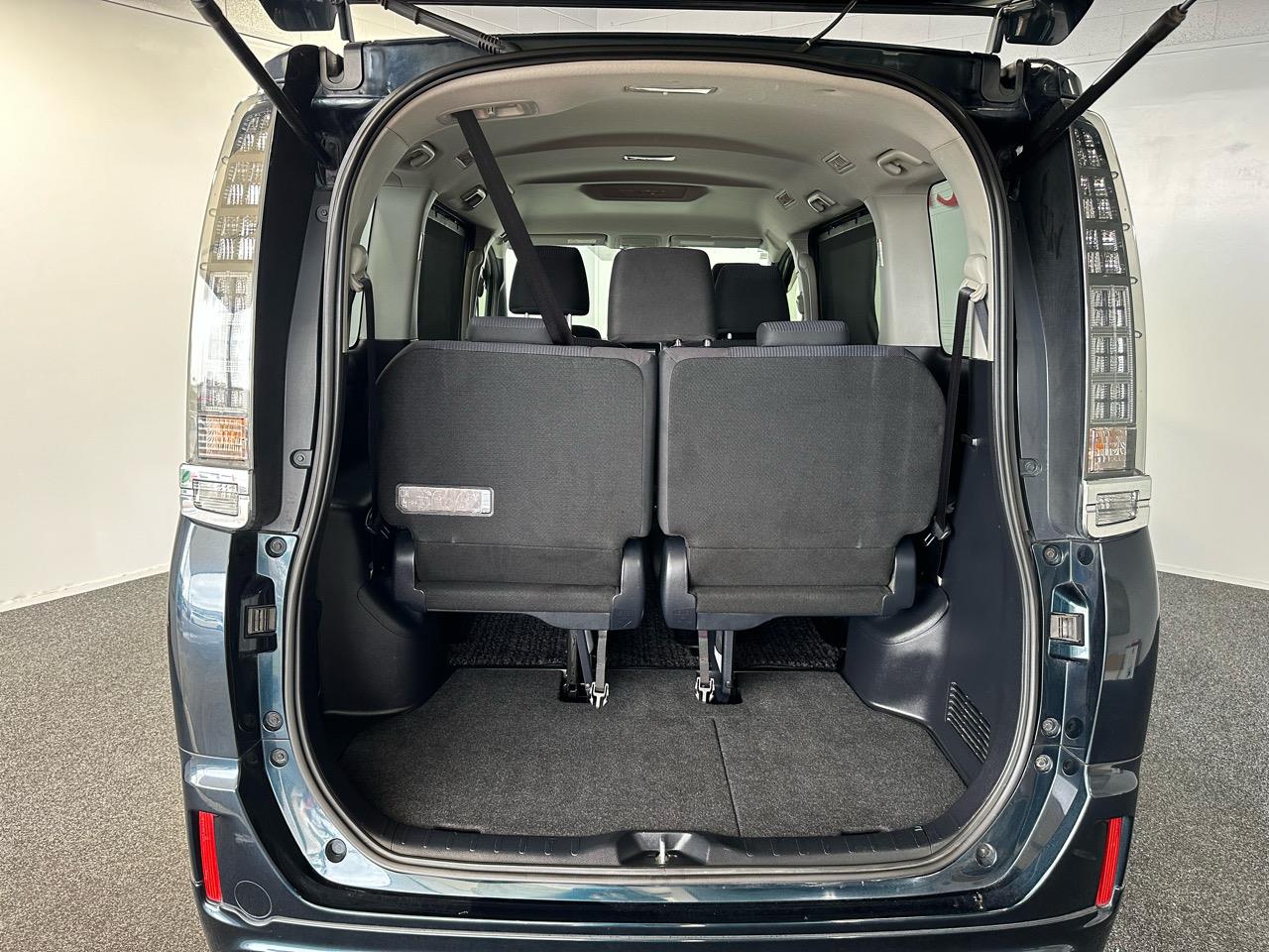 2014 Toyota Voxy
