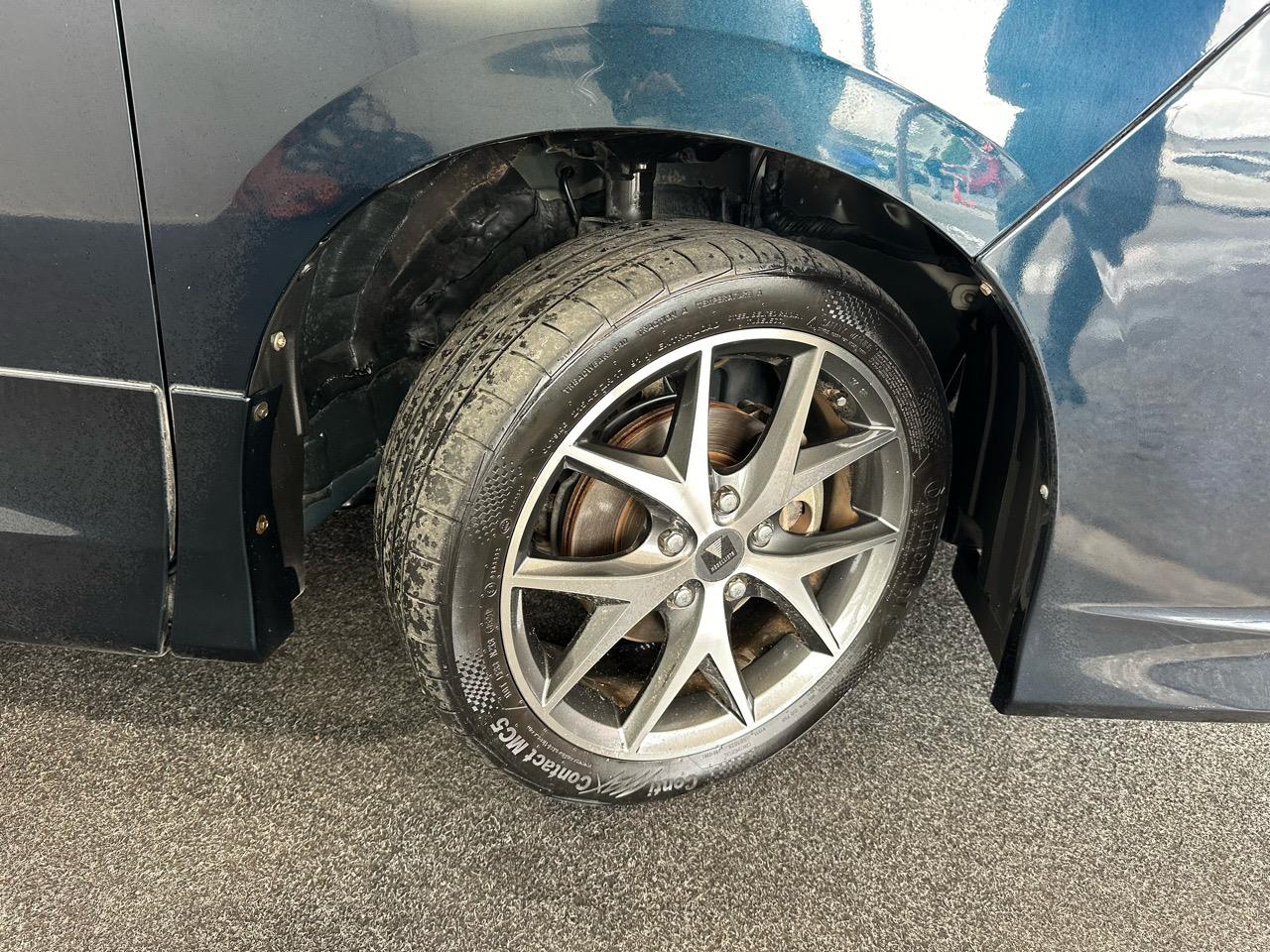 2014 Toyota Voxy