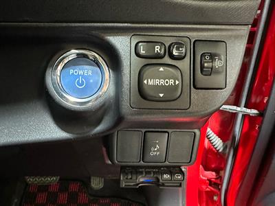 2013 Toyota Aqua - Thumbnail