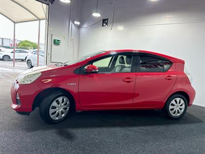 2013 Toyota Aqua - Thumbnail
