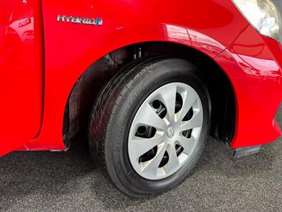 2013 Toyota Aqua - Thumbnail