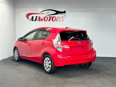 2013 Toyota Aqua - Thumbnail