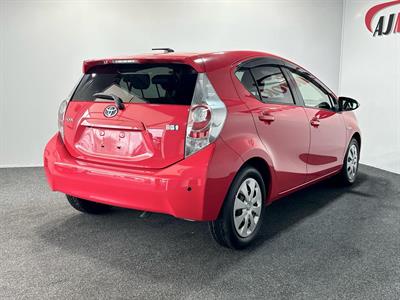 2013 Toyota Aqua - Thumbnail