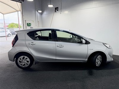 2020 Toyota Aqua - Thumbnail