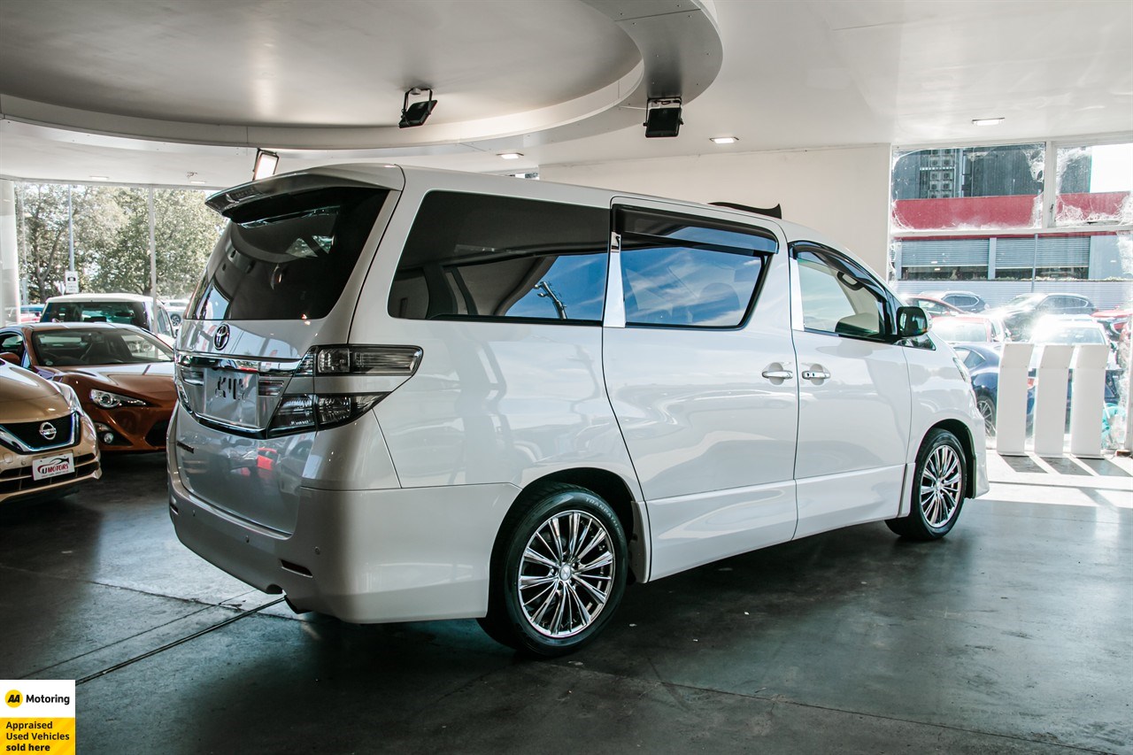 2013 Toyota Vellfire