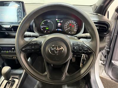 2021 Toyota Yaris - Thumbnail