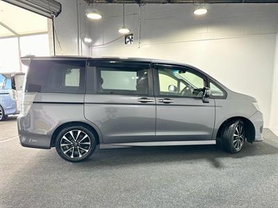 2014 Honda STEPWAGON - Thumbnail