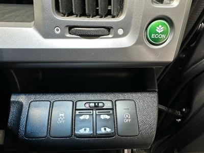 2014 Honda STEPWAGON - Thumbnail