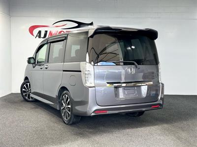 2014 Honda STEPWAGON - Thumbnail