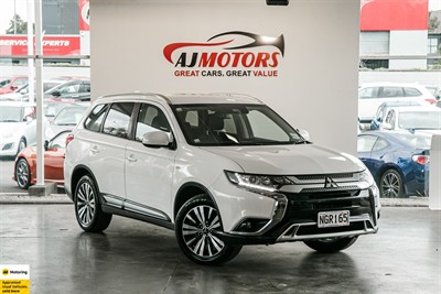 2021 Mitsubishi Outlander - Thumbnail