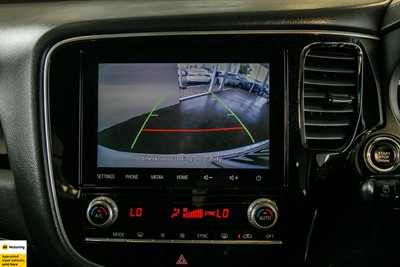 2021 Mitsubishi Outlander - Thumbnail