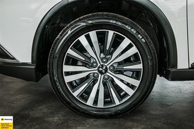 2021 Mitsubishi Outlander - Thumbnail