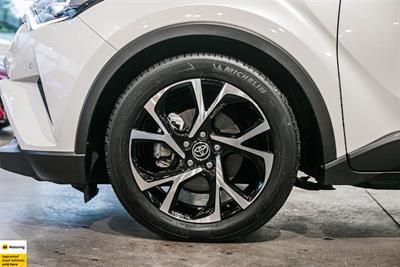 2018 Toyota C-HR - Thumbnail