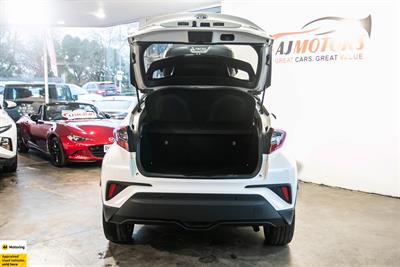 2018 Toyota C-HR - Thumbnail