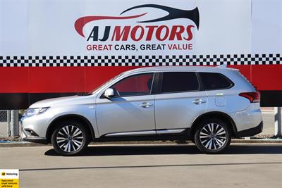 2020 Mitsubishi Outlander - Thumbnail