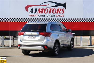 2020 Mitsubishi Outlander - Thumbnail