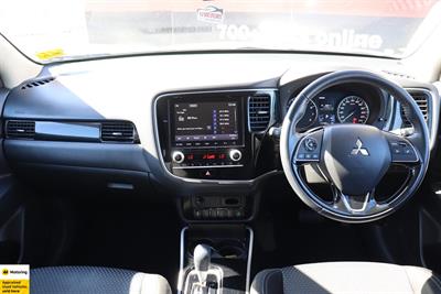 2020 Mitsubishi Outlander - Thumbnail