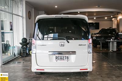 2012 Honda Step Wagon - Thumbnail