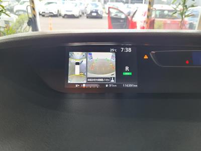 2016 Nissan Serena - Thumbnail