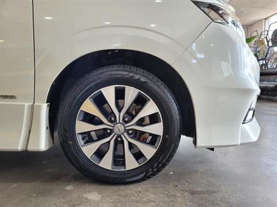 2016 Nissan Serena - Thumbnail